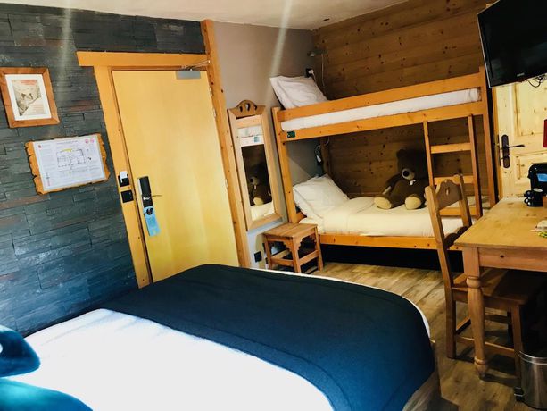 Imagen de la habitación del Hotel Les Ancolies. Foto 12