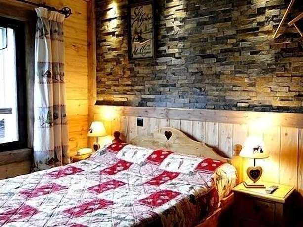 Imagen de la habitación del Hotel Les Ancolies. Foto 14