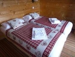 Imagen de la habitación del Hotel Les Aravis. Foto 2