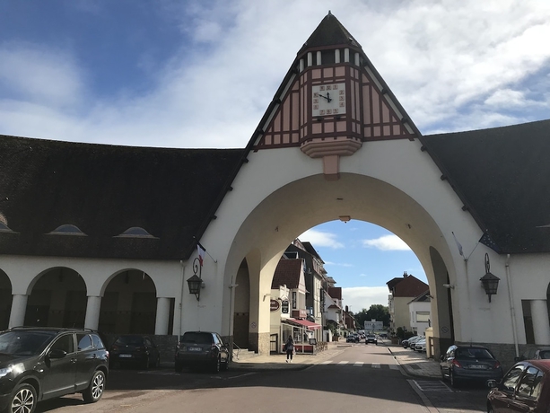 Imagen general del Hotel Les Arcades, LE TOUQUET. Foto 5