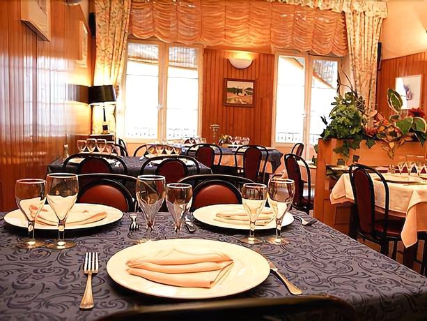 Imagen del bar/restaurante del Hotel Les Arcades, Limoux. Foto 3