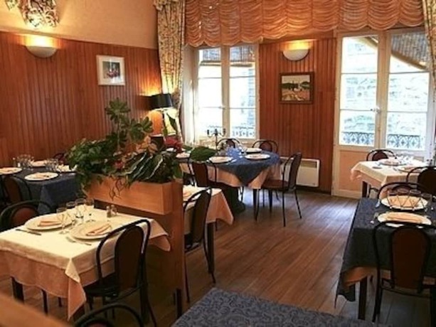 Imagen del bar/restaurante del Hotel Les Arcades, Limoux. Foto 4