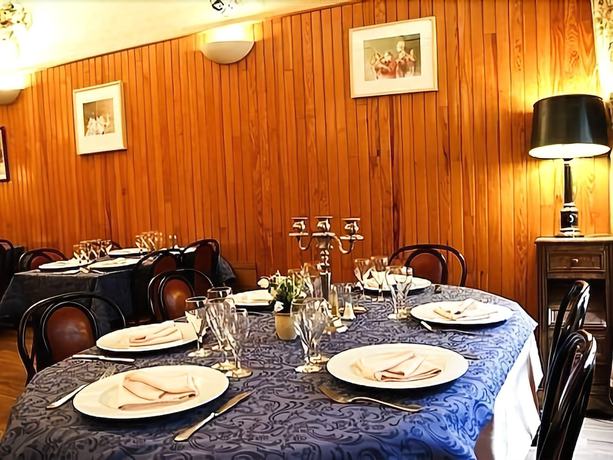 Imagen del bar/restaurante del Hotel Les Arcades, Limoux. Foto 5