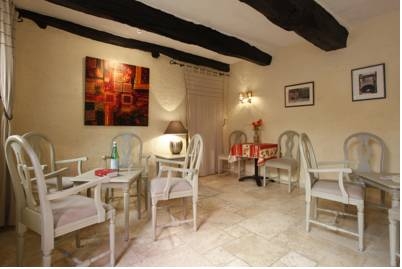 Imagen del bar/restaurante del Hotel Les Armoiries. Foto 10