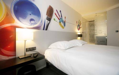 Imagen de la habitación del Hotel Les Ast&eacute;ries. Foto 6