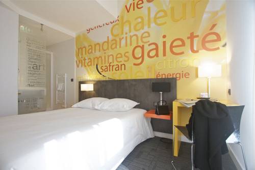 Imagen de la habitación del Hotel Les Ast&eacute;ries. Foto 16