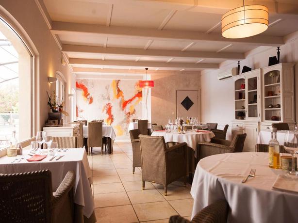 Imagen del bar/restaurante del Hotel Les Aubuns Country. Foto 2