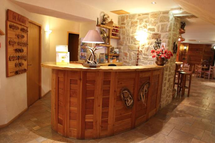 Imagen de los interiores del Hotel Les Autanes. Foto 20