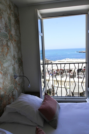 Imagen de la habitación del Hotel Les Baigneuses de Biarritz. Foto 14