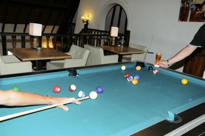 Imagen del bar/restaurante del Hotel Les Bains Gardians. Foto 4