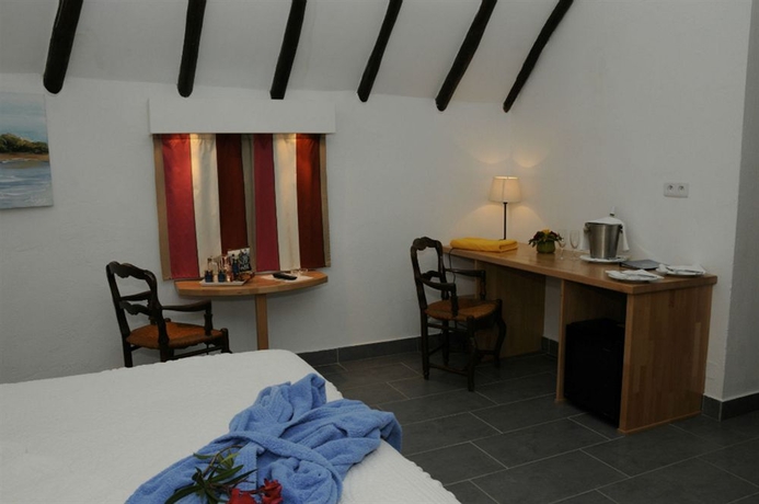 Imagen de la habitación del Hotel Les Bains Gardians. Foto 10