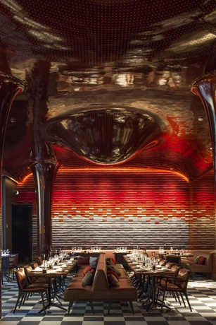 Imagen del bar/restaurante del Hotel Les Bains, Temple-R&eacute;publique. Foto 2