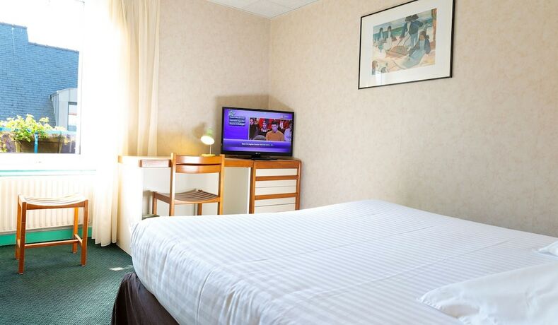 Imagen de la habitación del Hotel Les Bains de Mer. Foto 14