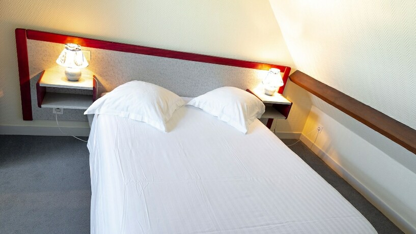 Imagen de la habitación del Hotel Les Bains de Mer. Foto 20