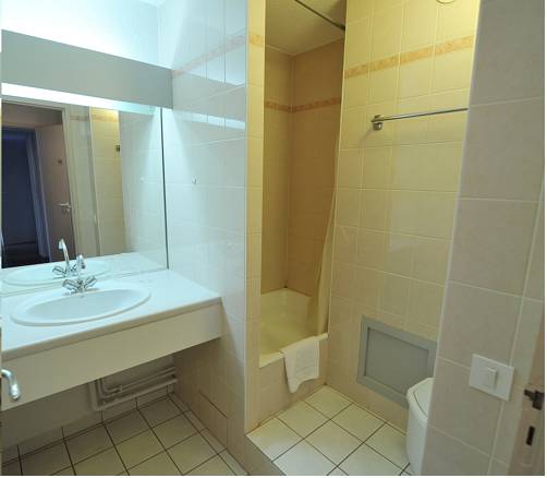 Imagen de la habitación del Hotel Les Balcons Du Lac D'annecy - Neaclub. Foto 3