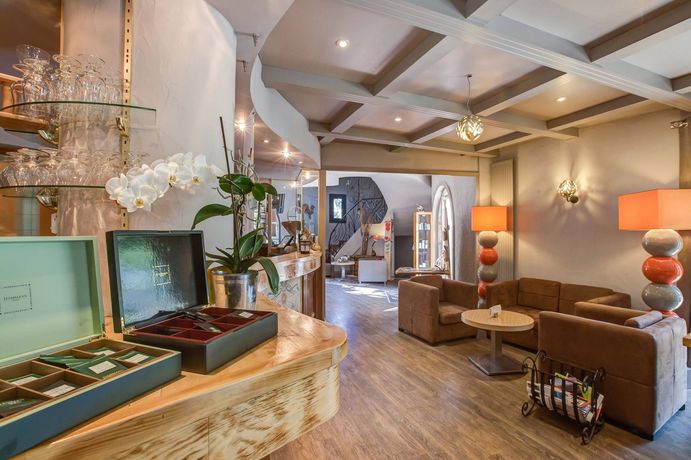 Imagen de los exteriores del Hotel Les Bartavelles. Foto 9