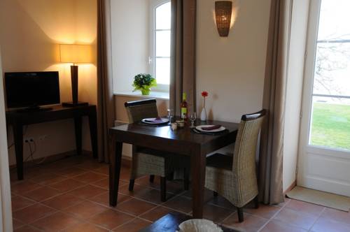 Imagen de la habitación del Hotel Les Bastides Du Golf D'albret. Foto 8