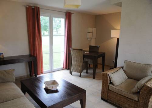 Imagen de la habitación del Hotel Les Bastides Du Golf D'albret. Foto 13