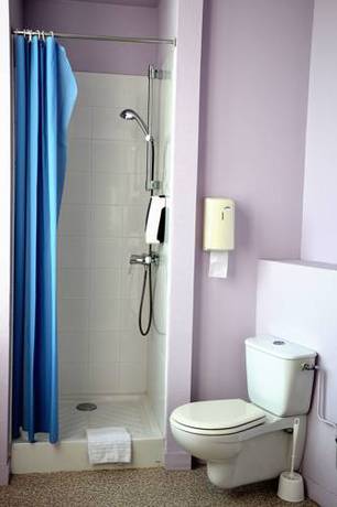 Imagen de la habitación del Hotel Les B&eacute;n&eacute;dictins. Foto 8