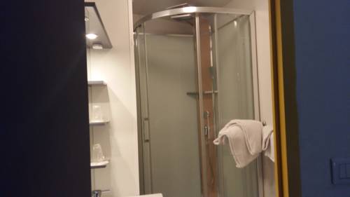 Imagen de la habitación del Hotel Les Beaux Arts. Foto 3