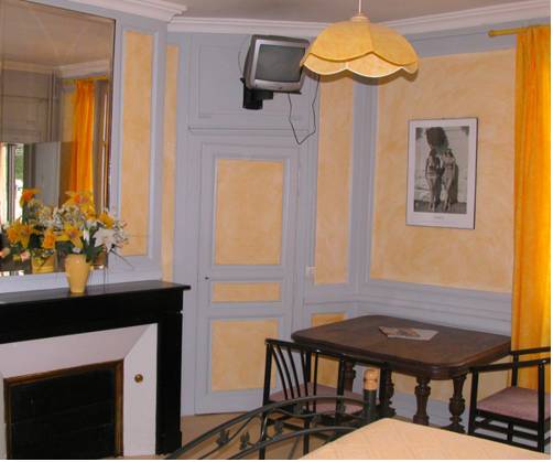 Imagen de la habitación del Hotel Les Beaux Arts. Foto 6