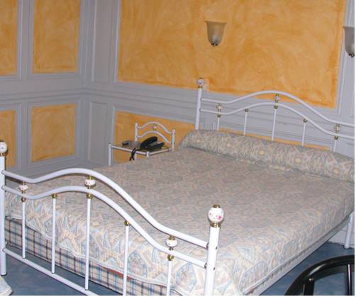 Imagen de la habitación del Hotel Les Beaux Arts. Foto 8