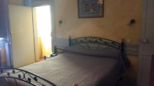 Imagen de la habitación del Hotel Les Beaux Arts. Foto 10