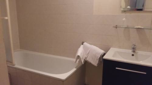 Imagen de la habitación del Hotel Les Beaux Arts. Foto 11
