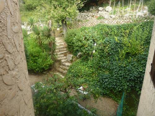 Imagen de la habitación del Hotel Les Belles Terrasses. Foto 9