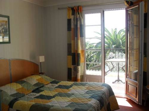 Imagen de la habitación del Hotel Les Belles Terrasses. Foto 13