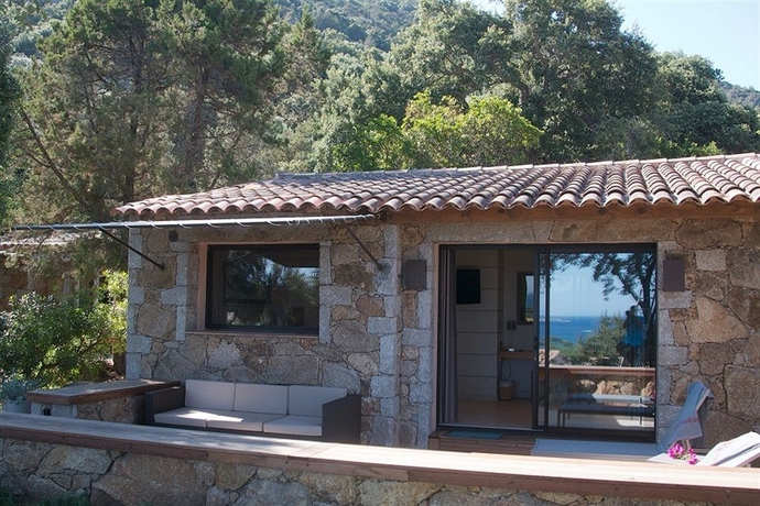 Imagen de los exteriores del Hotel Les Bergeries De Palombaggia. Foto 11