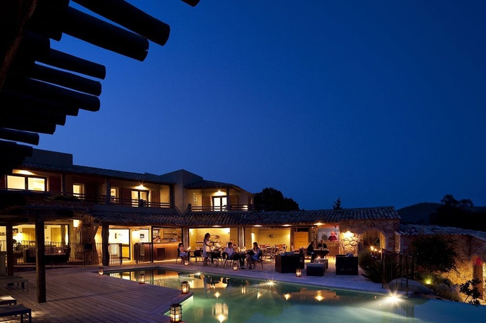 Imagen de los exteriores del Hotel Les Bergeries De Palombaggia. Foto 12