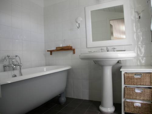 Imagen de la habitación del Hotel Les Bois Flottais. Foto 6