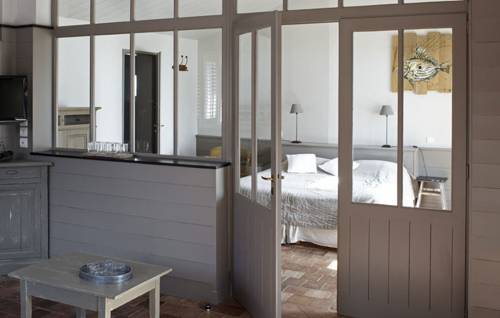 Imagen de la habitación del Hotel Les Bois Flottais. Foto 14