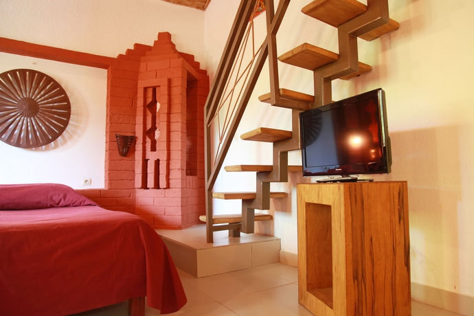 Imagen de la habitación del Hotel Les Bougainvillées Saly Sénégal. Foto 4