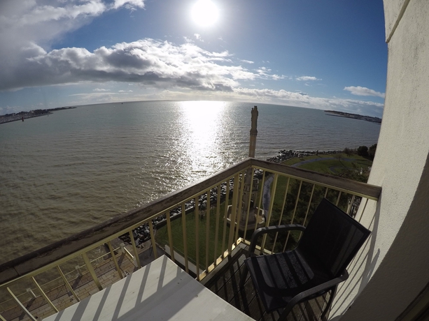 Imagen de la habitación del Hotel Les Brises. Foto 4