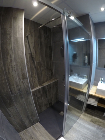 Imagen de la habitación del Hotel Les Brises. Foto 8