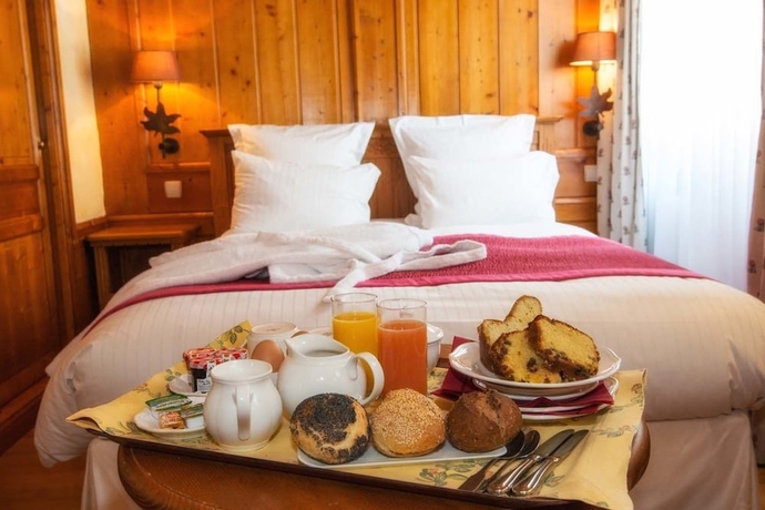 Imagen de la habitación del Hotel Les Buttes. Foto 7