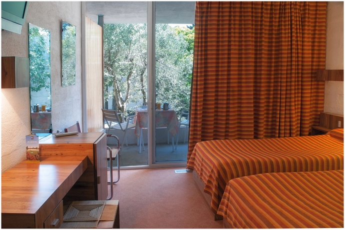 Imagen de la habitación del Hotel Les Cabanettes. Foto 2