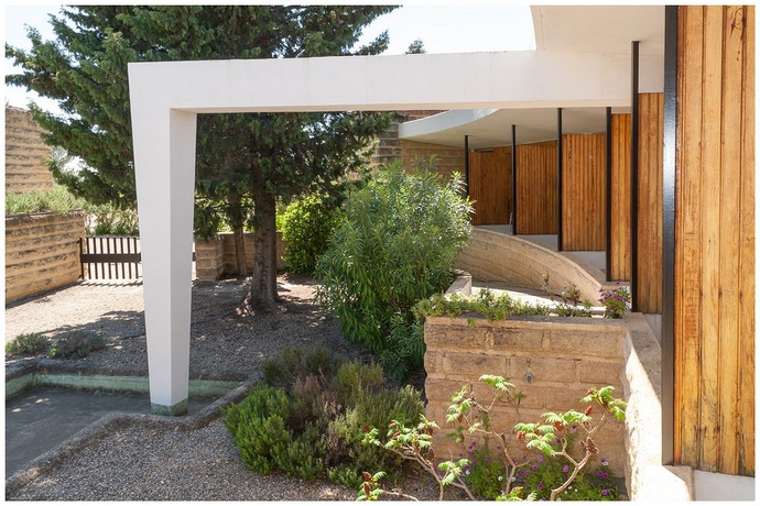 Imagen de los exteriores del Hotel Les Cabanettes. Foto 6