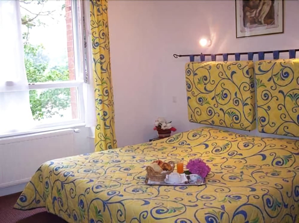 Imagen de la habitación del Hotel Les Camélias. Foto 7