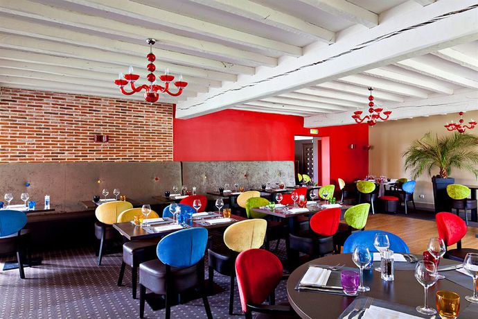 Imagen de los exteriores del Hotel Les Canisses. Foto 12