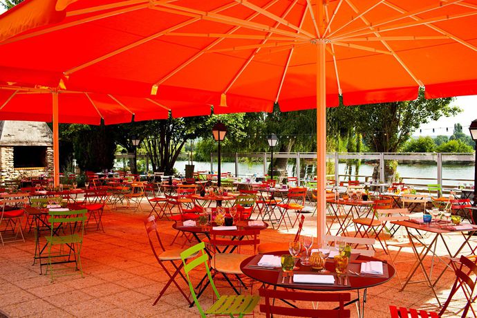 Imagen de la habitación del Hotel Les Canisses. Foto 8