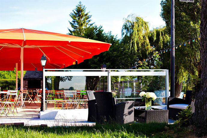 Imagen de la habitación del Hotel Les Canisses. Foto 9