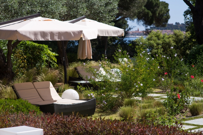 Imagen de los exteriores del Hotel Les Capucines. Foto 13