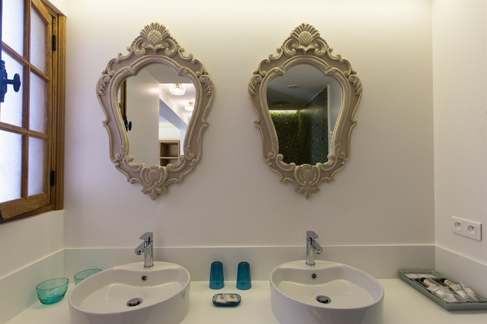 Imagen de la habitación del Hotel Les Capucines. Foto 10