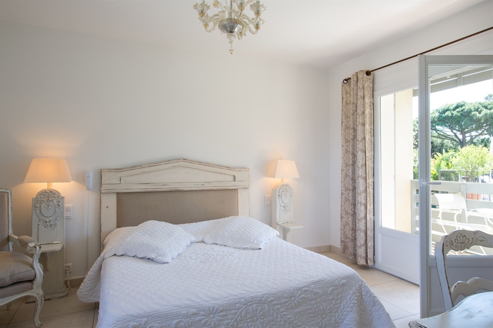 Imagen de la habitación del Hotel Les Capucines. Foto 11