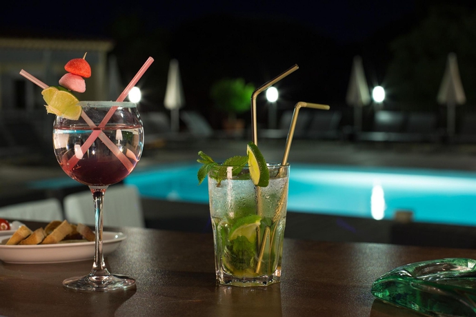 Imagen del bar/restaurante del Hotel Les Capucines. Foto 2