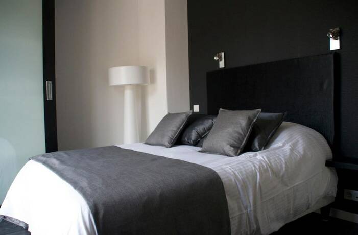 Imagen de la habitación del Hotel Les Capucins. Foto 16