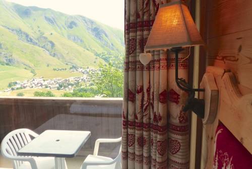 Imagen de la habitación del Hotel Les C&egrave;dres - H&ocirc;tel - Restaurants - Spa. Foto 3